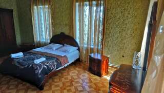 Гостевой дом Beautiful World Кутаиси Двухместный номер с двуспальной кроватью и дополнительной кроватью-6